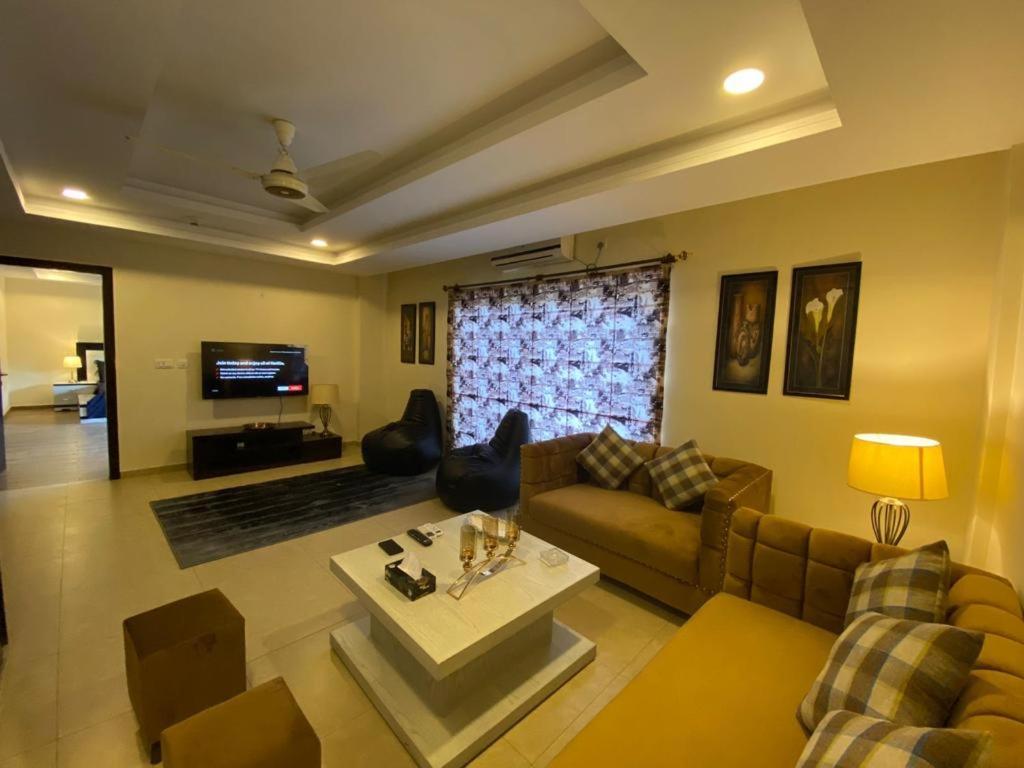 De-Meridian Luxury Apartments Rawalpindi Esterno foto