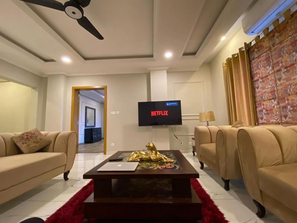 De-Meridian Luxury Apartments Rawalpindi Esterno foto