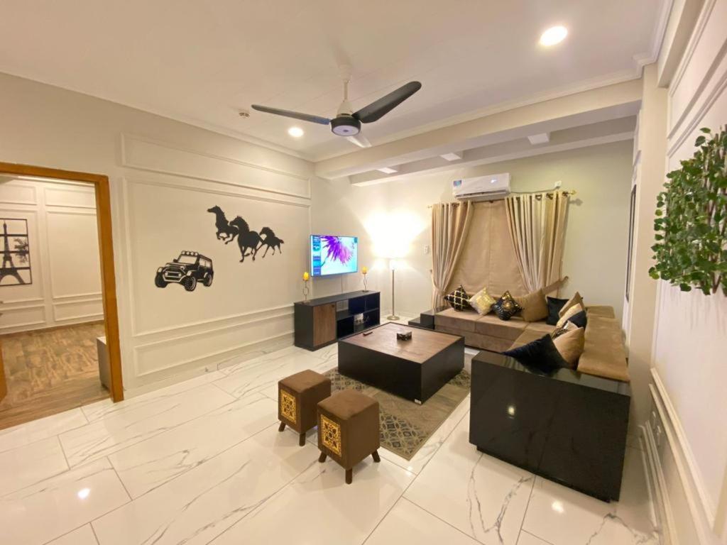 De-Meridian Luxury Apartments Rawalpindi Esterno foto